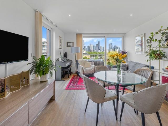 2 bedroom property in Sirius House, Seafarer Way, London, SE16 £2,500 pcm | Chestertons