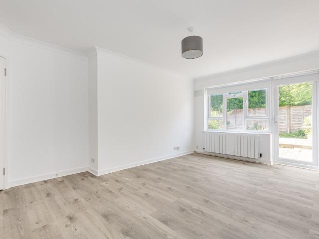 2 bedroom property in Stanley Road, East Sheen, London, SW14 £2,500 pcm | Chestertons