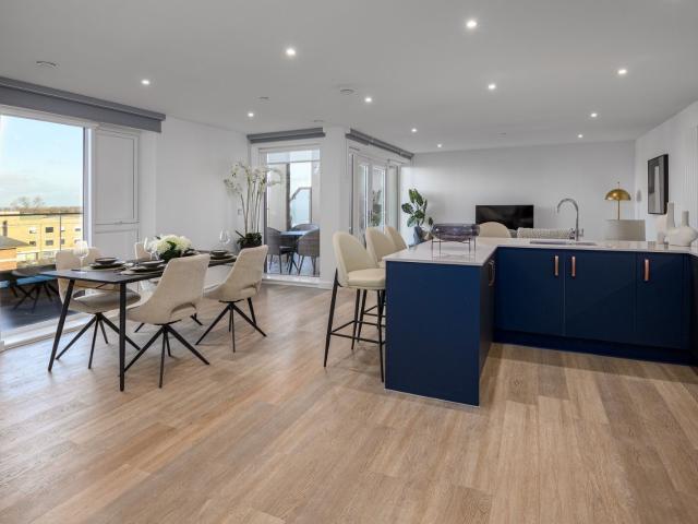 2 bedroom property in Station Avenue, Walton On Thames, Surrey, KT12 £2,202 pcm | Chestertons