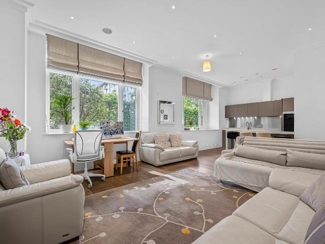2 bedroom property in Sterling Mansions, 75 Leman Street, London, E1 £4,500 pcm | Chestertons