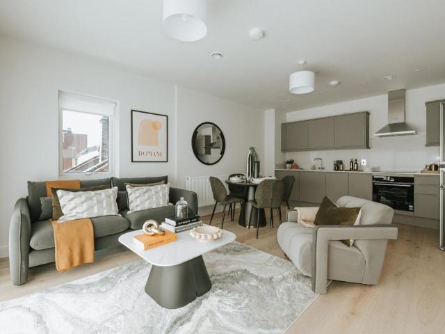 2 bedroom property in Stonhouse Street, London, SW4 £3,700 pcm | Chestertons