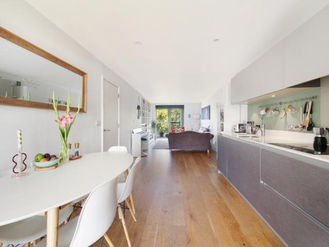 2 bedroom property in Prebend Street, London, N1 £3,750 pcm | Chestertons