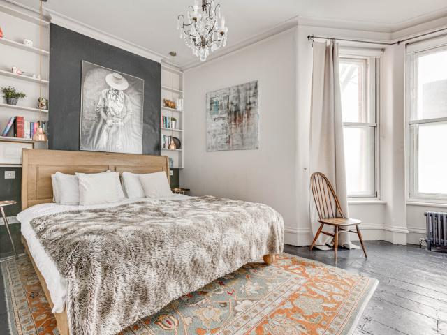 2 bedroom property in Ranelagh Mansions, New Kings Road, London, SW6 £3,000 pcm | Chestertons