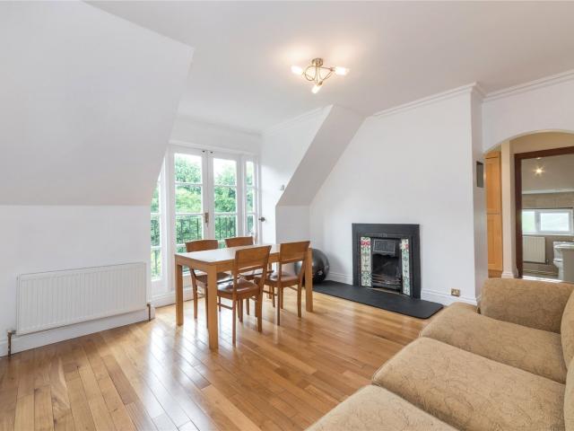 2 bedroom property in Redington Road, Hampstead, London, NW3 £2,500 pcm | Chestertons