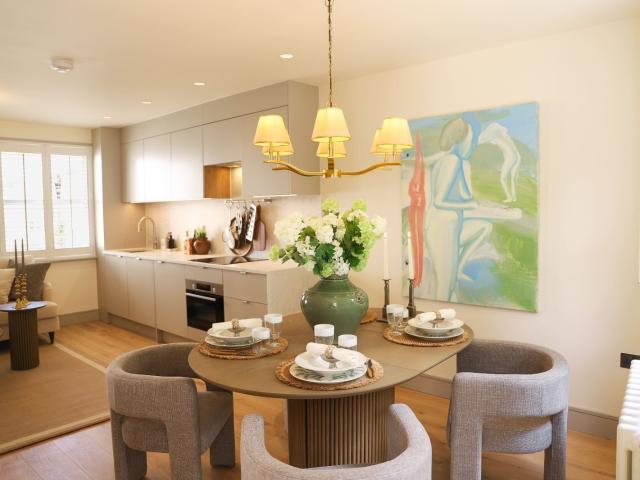 2 bedroom property in Rutland Gate, Knightsbridge, London, SW7 £8,645 pcm | Chestertons