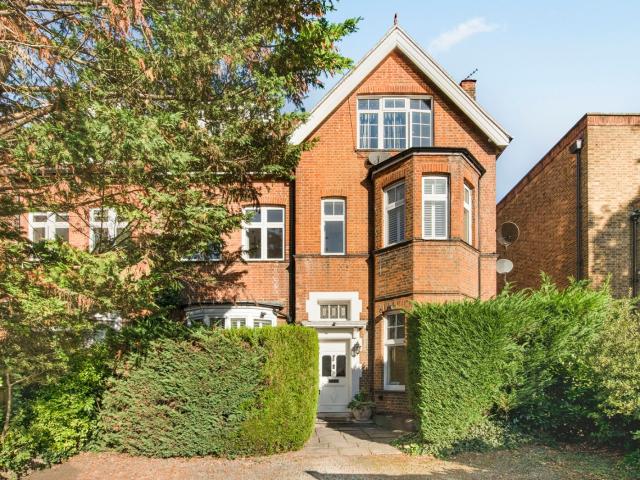 2 bedroom property in West Hill, London, SW15 £2,700 pcm | Chestertons