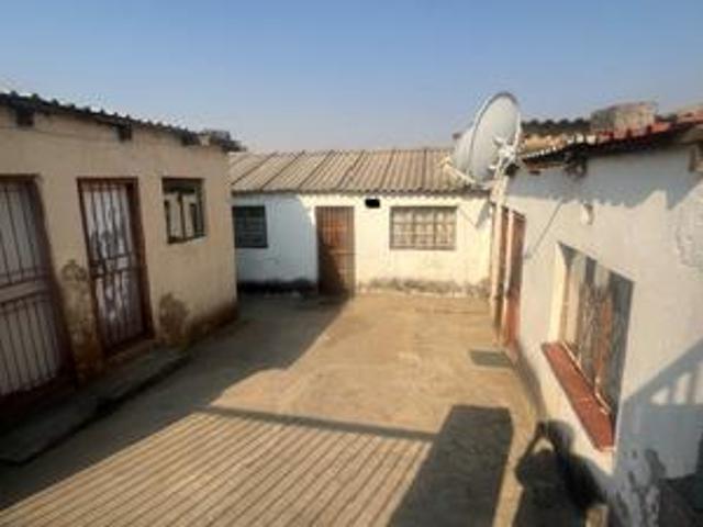 2 bedroom property with 8 outside ro.