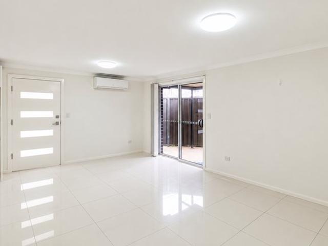 2 Bedroom property with Air Conditioning