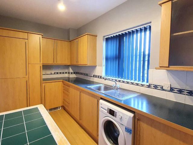 2 bedroom property to let in Magdalena Court, Redcliffe, Bristol City Centre £1,600 pcm