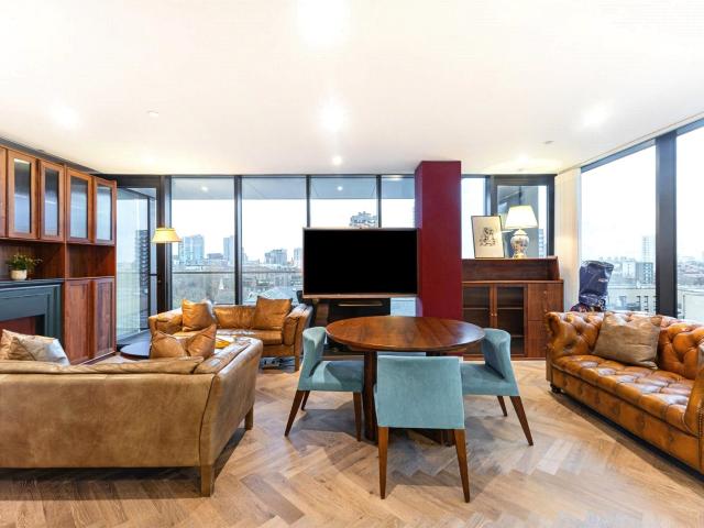 2 bedroom property to let in Merino Gardens, Wapping, London, E1W £4,700 pcm