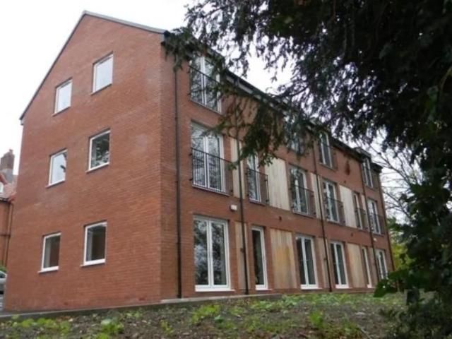 2 bedroom property to let in Middleton Hall Road £925 pcm