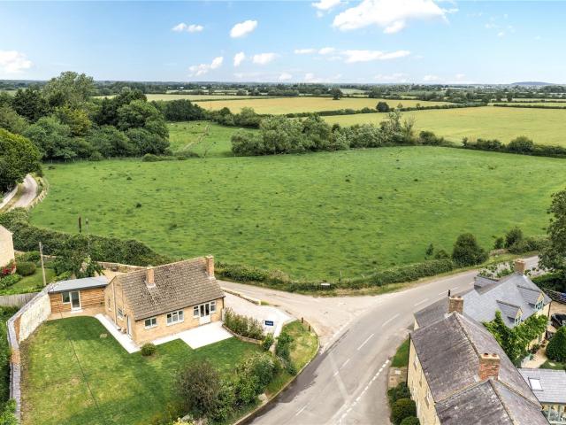 2 bedroom property to let in North Street, Islip, Kidlington, Oxfordshire, OX5 £2,250 pcm