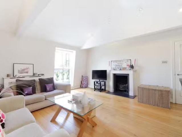 2 bedroom property to let in Onslow Gardens, South Kensington.