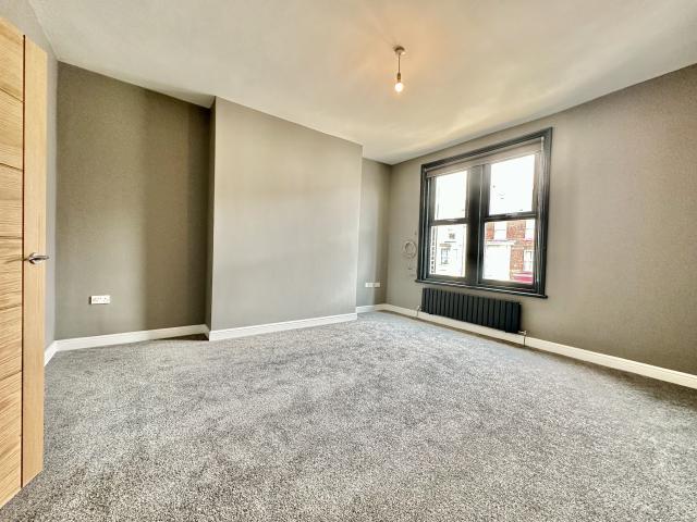 2 bedroom property to let in Abbeydale Road, Sheffield, S7 1FL £1,200 pcm