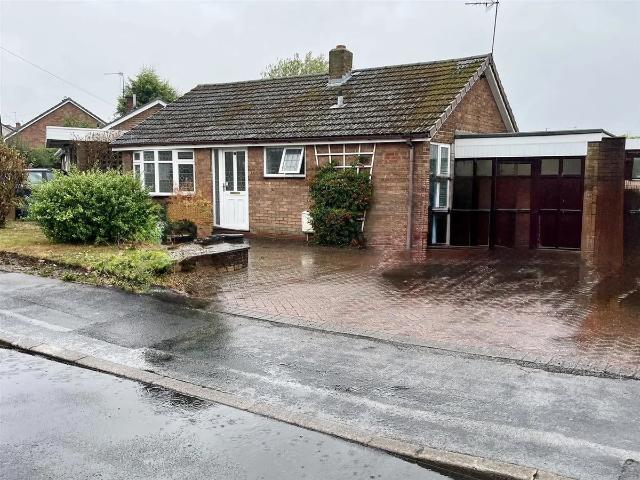 2 bedroom property to let in Allens Close, Willenhall £1,250 pcm
