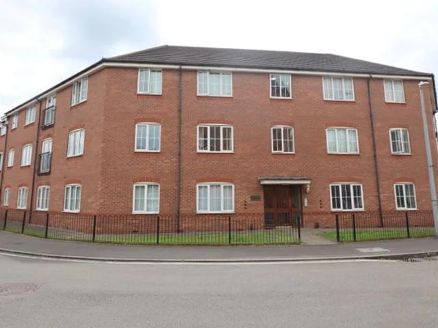 2 bedroom property to let in Ashwood Close, Oldbury £900 pcm