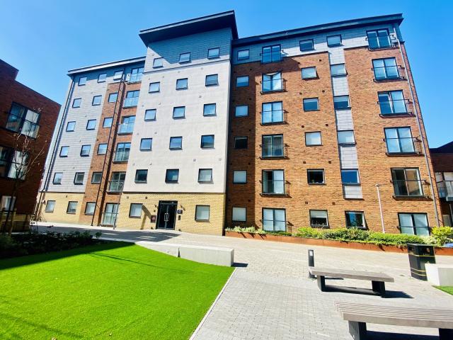 2 bedroom property to let in Bartholomew Court, NR1 1FS £1,200 pcm