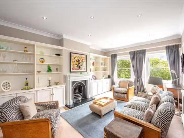 2 bedroom property to let in Beaufort Gardens, London, SW3 £.