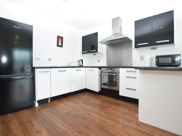 2 bedroom property to let in Broughton House, 50 West Street, Sheffield, S1 4EX £1,045 pcm