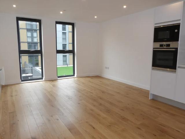 2 bedroom property to let in Communication Row, B15 £1,050 pcm