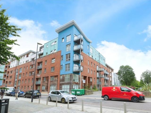 2 bedroom property to let in Crown Anchor House, Sweetman Place, BS2 £1,550 pcm