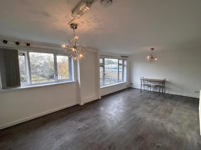 2 bedroom property to let in Daventry Grove, Quinton £1,000 pcm