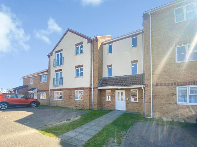 2 bedroom property to let in Drifters Way, NR31 0GX £775 pcm