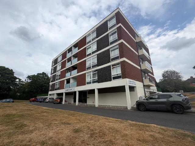2 bedroom property to let in Garnet Court, Olton, Solihull £1,250 pcm