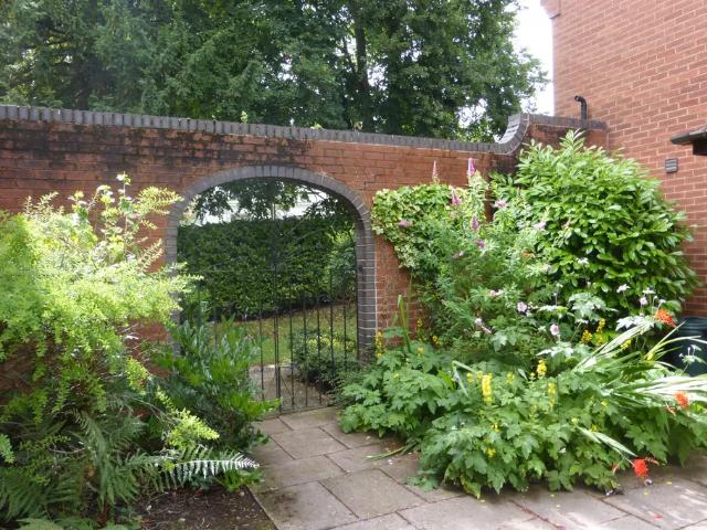 2 bedroom property to let in Gilldown Place, Edgbaston £975 pcm