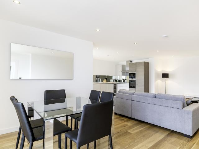 2 bedroom property to let in Glenthorne Road, Hammersmith, London, W6 £3,400 pcm