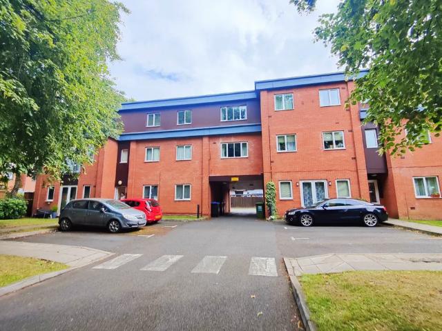2 bedroom property to let in Goosemore House, Erdington £1,050 pcm