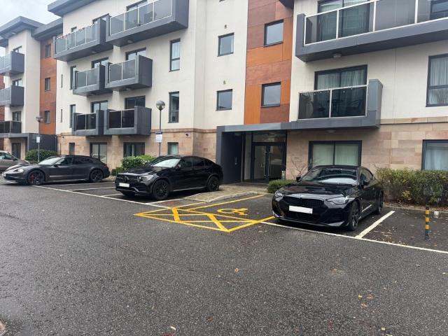 2 bedroom property to let in Hall View, Chatsworth Road, S40 2BX £900 pcm