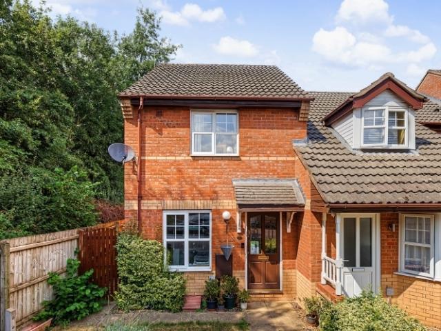 2 bedroom property to let in Hamilton Close, Banbury £1,200 pcm