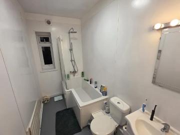 2 bedroom property to let in Herian House, Fold Street, Wolverhampton £850 pcm