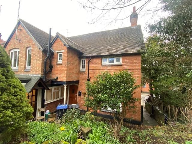 2 bedroom property to let in High Street, Henley in Arden £1,000 pcm