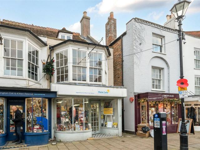 2 bedroom property to let in High Street, Lymington, Hampshire, SO41 £1,450 pcm