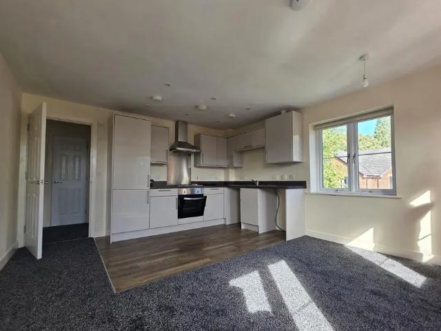 2 bedroom property to let in Ikon Avenue, Wolverhampton £950 pcm