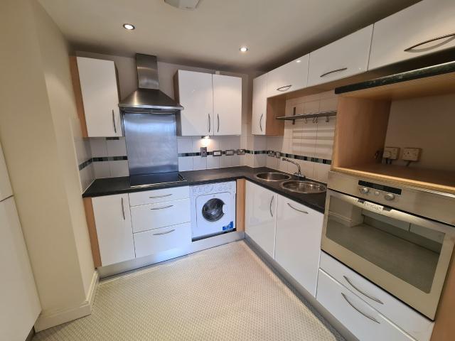 2 bedroom property to let in Kentmere Drive, Lakeside £780 pcm