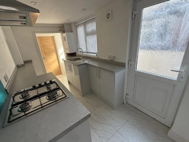 2 bedroom property to let in Pargeter Street, Walsall £1,000 pcm