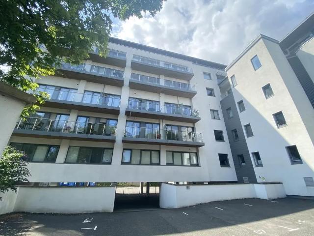 2 bedroom property to let in Parkstone Road, Poole £1,450 pcm