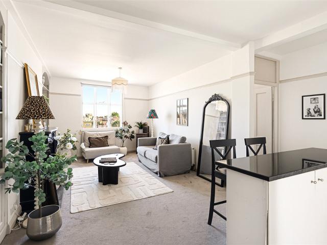 2 bedroom property to let in Paultons Square, London, SW3 £3,350 pcm