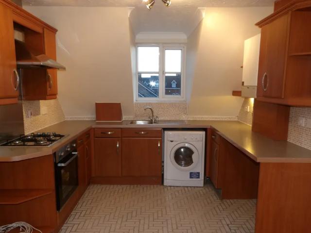 2 bedroom property to let in Rumbush Lane, Dickens Heath £1,050 pcm