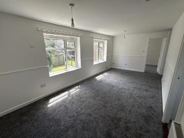 2 bedroom property to let in Rushy Piece, Birmingham B32 £900 pcm