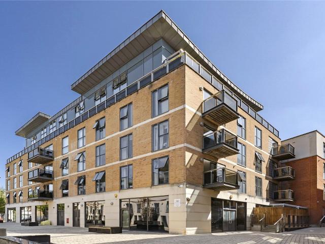2 bedroom property to let in St. Mary's Road, Surbiton, KT6 £3,250 pcm