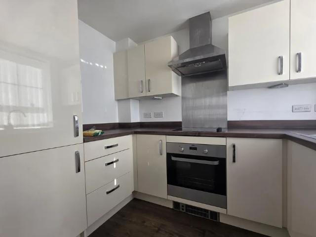 2 bedroom property to let in Steam Tram Drive, Wednesbury, WS10 £1,100 pcm