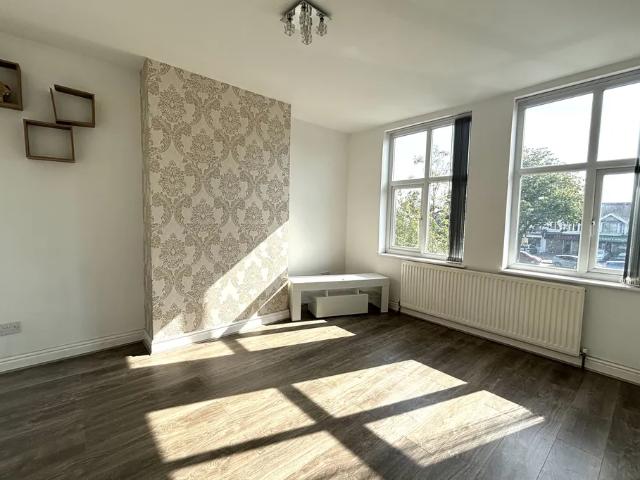 2 bedroom property to let in Stratford road, Hall Green, B28 £1,075 pcm