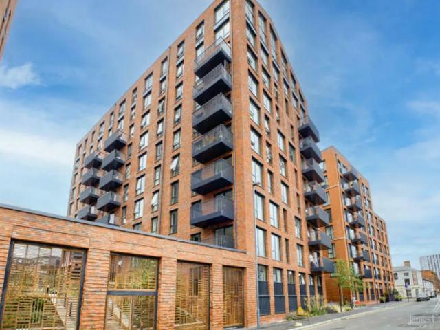 2 bedroom property to let in Shadwell Street, B4 £1,370 pcm