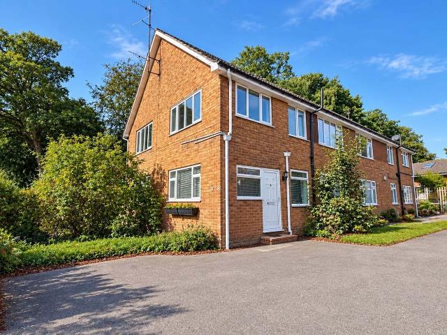 2 bedroom property to let in Snape Hill, Dronfield, S18 £900 pcm