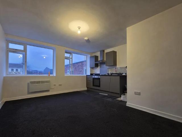 2 bedroom property to let in Temple Street, Wolverhampton £900 pcm