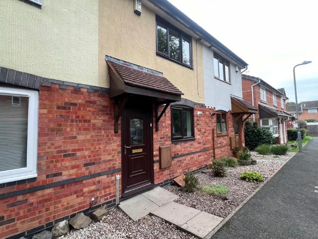 2 bedroom property to let in Terry's Close, Redditch £1,100 pcm